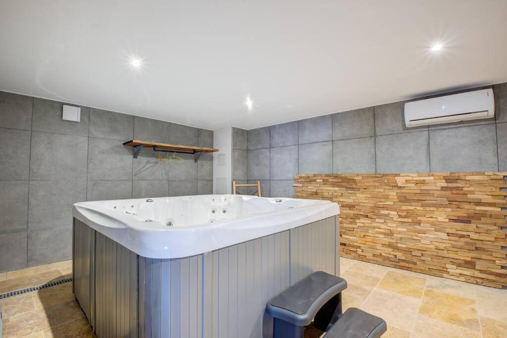 Villa Combe Jolie Clim, Piscine & Jacuzzi à Saint-Vincent-de-Cosse Extérieur photo